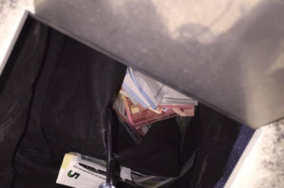 Forzano la colonnina self-service, ma arriva la vigilanza e il "colpo" frutta solo poche banconote - Corriere Salentino