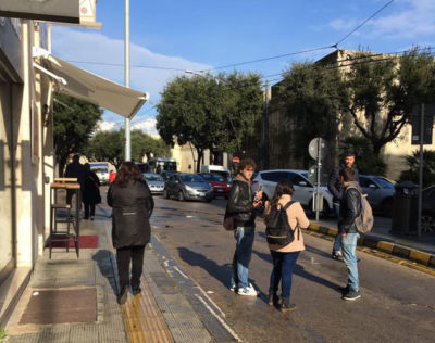Chiusura al traffico, per i commercianti tutto da rivedere. "La gente scappa via: imbottigliati per troppo tempo davanti a Viale Lo Re" - Corriere Salentino