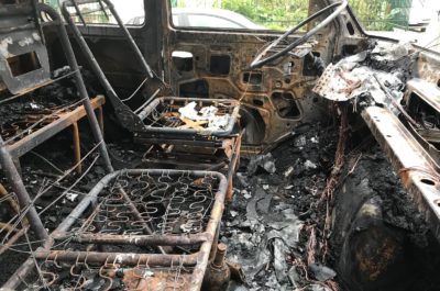 Fiamme avvolgono il furgone di un commerciante ambulante, mistero sulle cause - Corriere Salentino