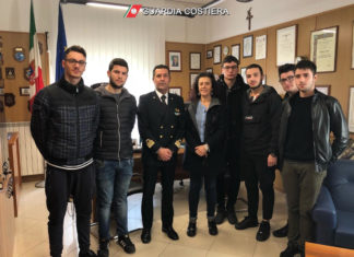 Alternanza scuola-lavoro: la Guardia Costiera accoglie gli studenti dell’Istituto Nautico di Gallipoli