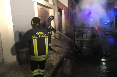 Notte "rovente" in tutto il Salento, alle fiamme oltre mezza dozzina di auto - Corriere Salentino