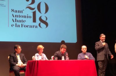 La lotta del professore Fusaro contro la globalizzazione capitalistica e la difesa delle radici attraverso il rito della Focara - Corriere Salentino