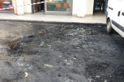 Ennesima notte rovente: distrutta dal fuoco l'auto dell'ex amministratore del "Praia del Sud" - Corriere Salentino