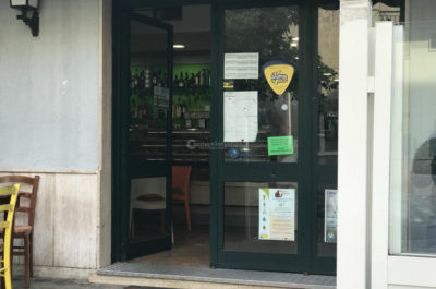 Pistolettate contro l'ingresso del bar, in città si torna a sparare: nel mirino il "Meeting" di San Pio - Corriere Salentino