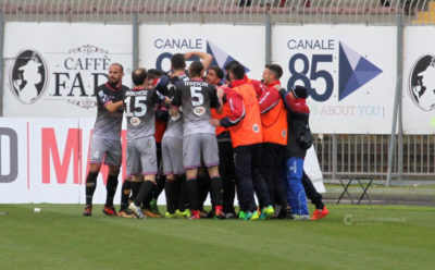 Finisce in parità 1 -1 la sfida al vertice tra Lecce e Catania - Corriere Salentino