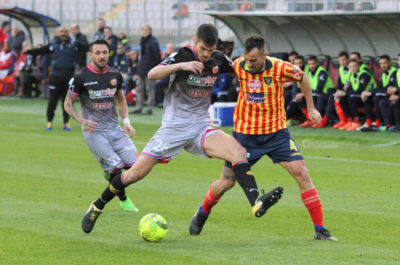 Finisce in parità 1 -1 la sfida al vertice tra Lecce e Catania - Corriere Salentino