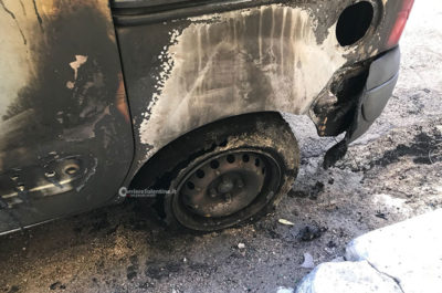 Ennesimo incendio doloso: alle fiamme il furgoncino di un'ambulante - Corriere Salentino