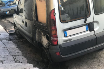 Ennesimo incendio doloso: alle fiamme il furgoncino di un'ambulante - Corriere Salentino