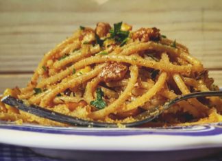 Food blogger in vetrina: Spaghetti con noci & pangrattato di Serena Brozzi
