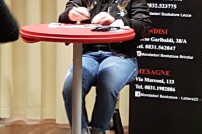 Bagno di folla per Emma: oltre mille fans pronti ad abbracciarla alle Cantelmo - Corriere Salentino