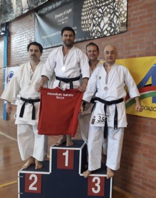 Musokan Lecce, padre e figli in pedana con medaglia al collo, trionfo per il maestro Sergio Pinto - Corriere Salentino