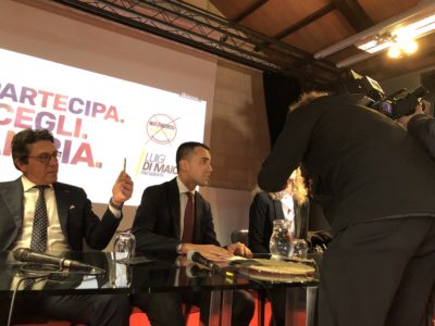 Un fiume di persone per Di Maio: il volto moderato del Movimento 5 Stelle - Corriere Salentino