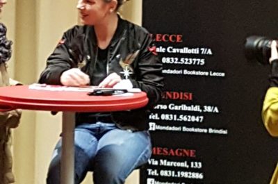 Bagno di folla per Emma: oltre mille fans pronti ad abbracciarla alle Cantelmo - Corriere Salentino