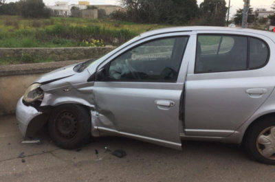 Schianto all'incrocio contro l'automedica che viaggiava a sirene spiegate, lievi feriti - Corriere Salentino