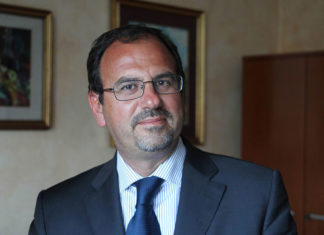 Verso le elezioni a Lecce, il centrodestra incassa il sostegno di Alfredo Prete, che in passato il centrosinistra provò a candidare, e strizza l’occhio al centro