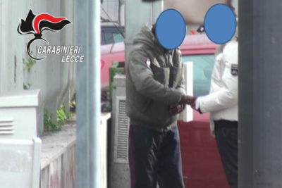 La bancarella di frutta e verdura trasformata in centrale dello spaccio: in tre nei guai - Corriere Salentino
