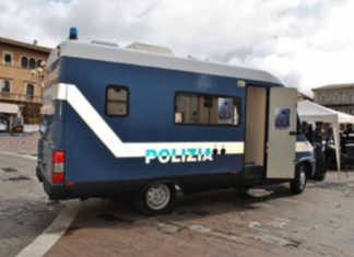 Giornata contro la violenza sulle donne: la polizia nelle scuole per la campagna “Questo non è amore”