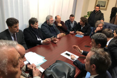 Il grande flop, manca una firma e Godot non passa: in 16 davanti al segretario - Corriere Salentino