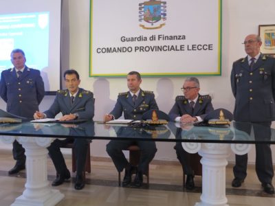 Intasca oltre un milione e mezzo di euro spacciandosi per broker: arrestato a Praga - Corriere Salentino