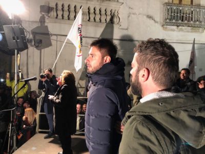 Scontro Emiliano - Lezzi su Tap: “Maleducato istituzionale!”. Lui replica: “Lei è ospite della Regione” - Corriere Salentino