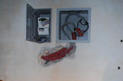 Rubano energia elettrica per oltre 70mila euro: nei guai anche tre commercianti - Corriere Salentino