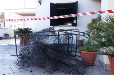 Incendiano materasso e scatenano le fiamme nella villetta, trovate "diavolina" ed una tanica - Corriere Salentino