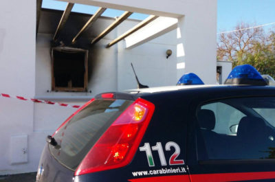 Incendiano materasso e scatenano le fiamme nella villetta, trovate "diavolina" ed una tanica - Corriere Salentino