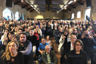 Un fiume di persone per Di Maio: il volto moderato del Movimento 5 Stelle - Corriere Salentino