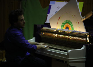 Un 2018 di musica e colore per il pianoforte che dipinge