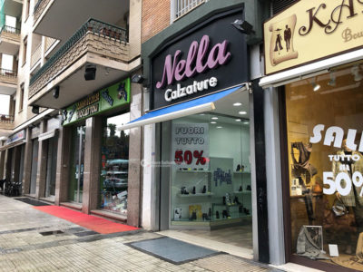 Razzìa di scarpe nel centro di Lecce, ladri fuggono con mille e 500 paia di scarpe - Corriere Salentino
