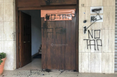 "No Tap", raid vandalico contro la sede di Confindustria Lecce. Indaga la Digos - Corriere Salentino