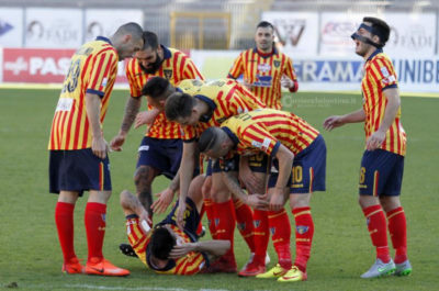 Il Lecce con le sue novità stravince contro il Catanzaro - Corriere Salentino