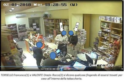 Prelievo al Postamat con la carta della tabaccaia appena rapinata: in due incastrati dai filmati - Corriere Salentino