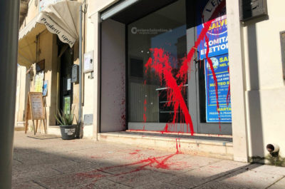 Domani arriva Salvini: scatta l’avvertimento. Vandalizzato il comitato elettorale della Lega, Marti: “Minaccia alla democrazia” - Corriere Salentino