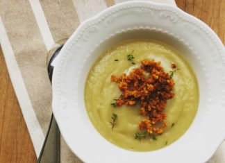 Food blogger in vetrina: vellutata di carciofi e topinambur con crumble di acciughe di Claudia Sgarbossa