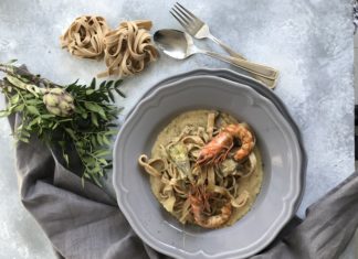 Food blogger in vetrina: tagliatelle integrali con crema di ceci, carciofi e mazzancolle al prosecco di Annalisa De Benedictis