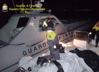 Verso le coste del Salento con mezza tonnellata di “erba”, arrestati due narcotrafficanti