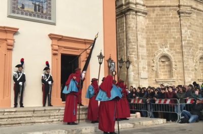 Gallipoli, i riti cristiani del venerdì e sabato santo. Don Piero: “Siamo e resteremo sempre mendicanti d’amore” - Corriere Salentino