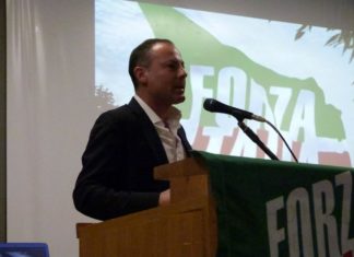 Sturdà attacca D’Attis a testa bassa dopo il commissariamento: “A Brindisi solo fallimenti: è un nominato di Tajani”