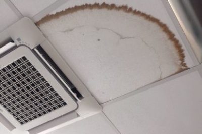 Piove e il Poliambulatorio di Martano dell’ASL Lecce si allaga - Corriere Salentino