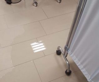 Piove e il Poliambulatorio di Martano dell’ASL Lecce si allaga - Corriere Salentino