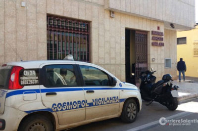 Sfondano la porta della banca con un fuoristrada, poi fanno saltare in aria il bancomat: "colpo" da 20mila euro - Corriere Salentino