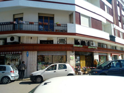 Bomba contro una salumeria: danni e tanta paura nella notte - Corriere Salentino