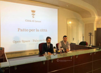 I consiglieri di Grande Lecce firmano il Patto per la Città, manca Russi. Finamore, Calò e Gigante si impegnano a tenere in piedi Salvemini fino al 2020