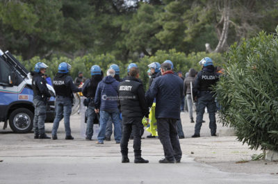 Lecce, ora è crisi. Pareggio col Siracusa e contestazione - Corriere Salentino