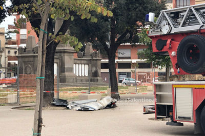 Danni da maltempo, il vento divelle la cupola del Monumento ai Caduti - Corriere Salentino