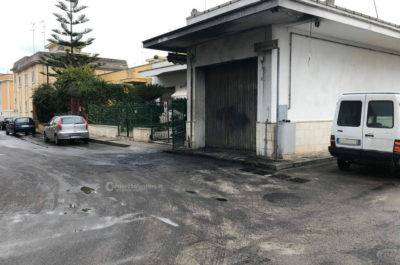 Ennesimo incendio nella notte: le fiamme distruggono il furgoncino di una ditta - Corriere Salentino