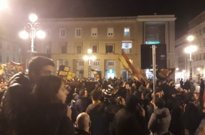 I tifosi festeggiano i 110 anni del Lecce: festa, cori e fumogeni in città - Corriere Salentino