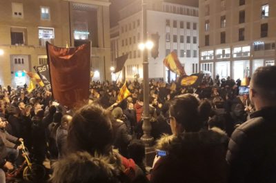 I tifosi festeggiano i 110 anni del Lecce: festa, cori e fumogeni in città - Corriere Salentino