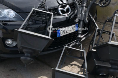 Raffiche di scirocco, danni e disagi: il vento sradica alberi e pali della luce - Corriere Salentino